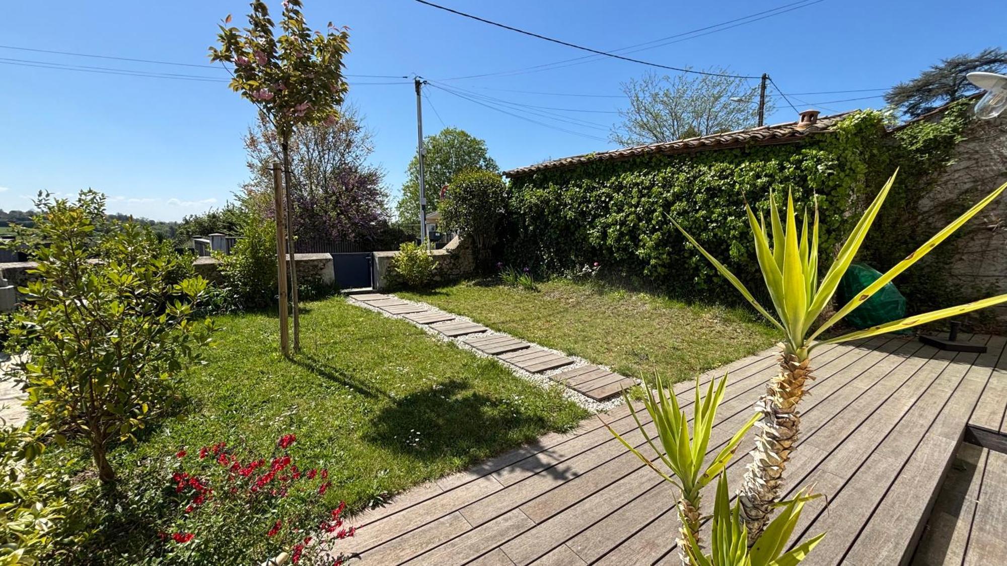 Maison De Charme Avec Jardin Et Terrasse Camblanes-et-Meynac Exterior foto